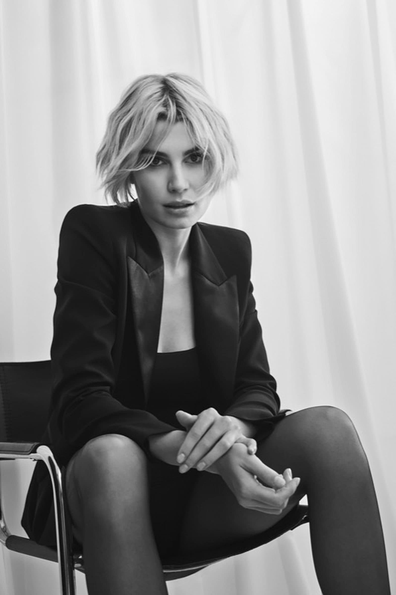 Avant-garde cut with asymmetric fringe