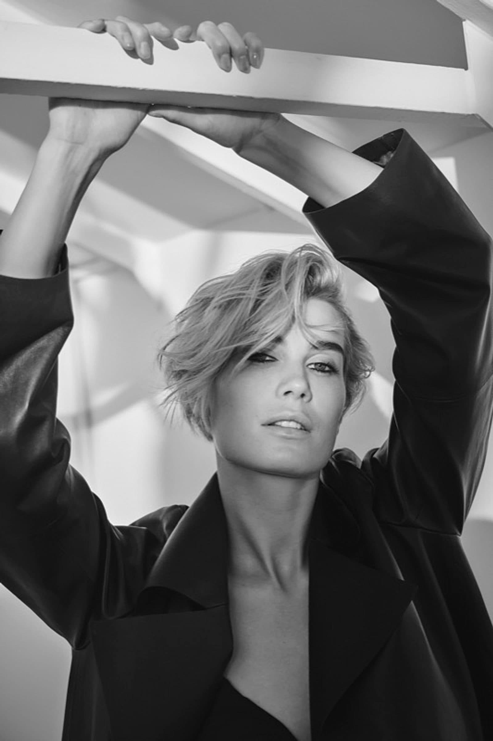 Close-up of precision-cut textured style with bold disconnected layers – Idol collection